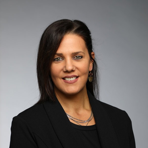 Christina Riordan Chicago Best Realtor 12 crop